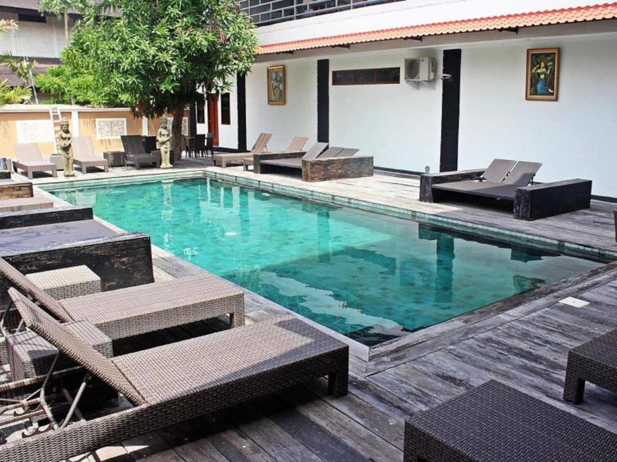 Mirah Hostel Legian  Exterior photo