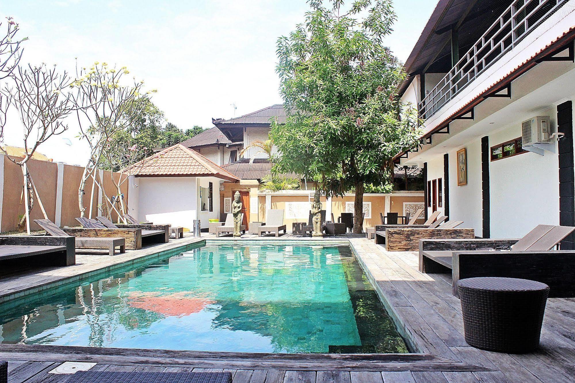 Mirah Hostel Legian  Exterior photo