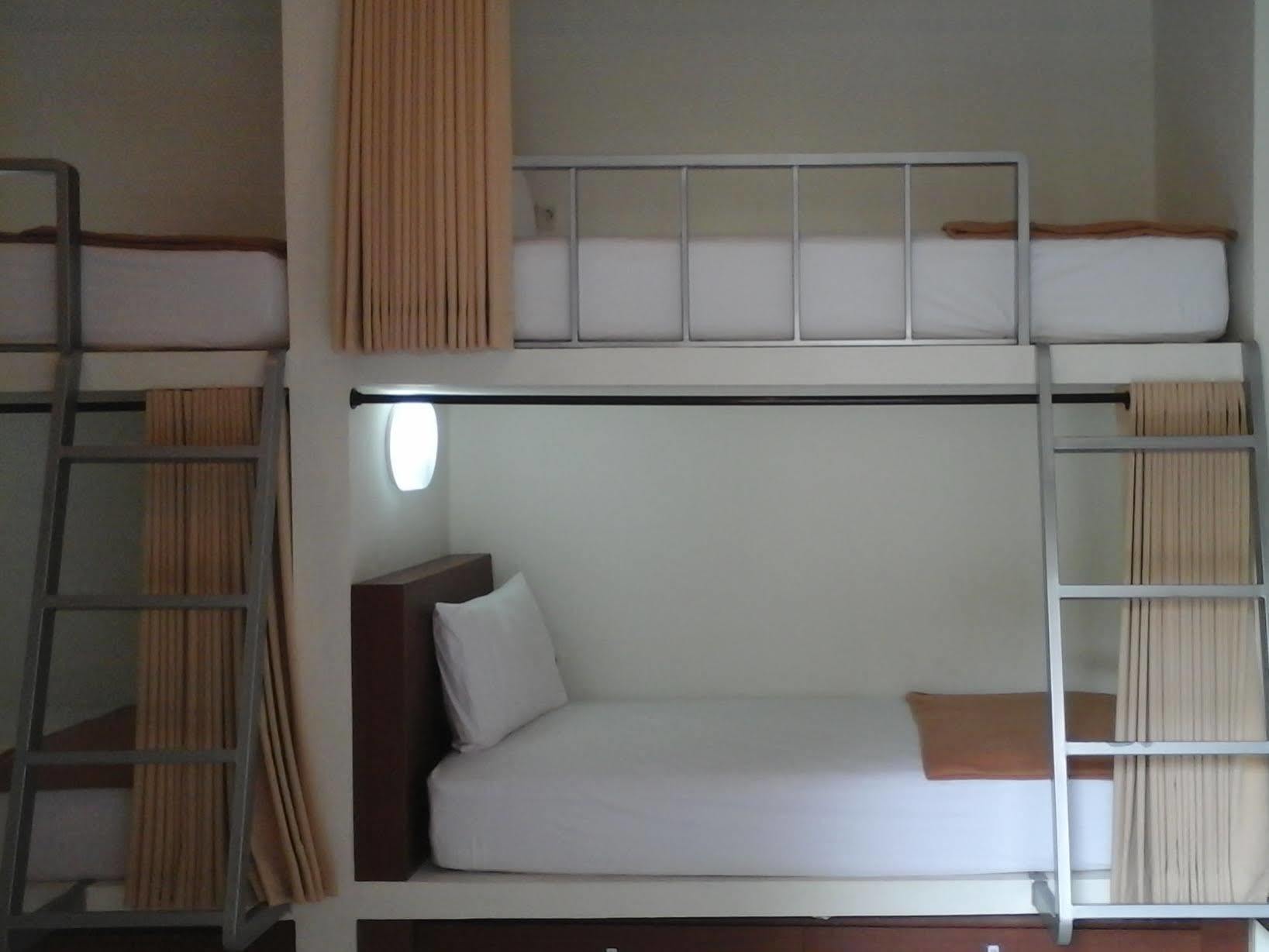 Mirah Hostel Legian  Exterior photo